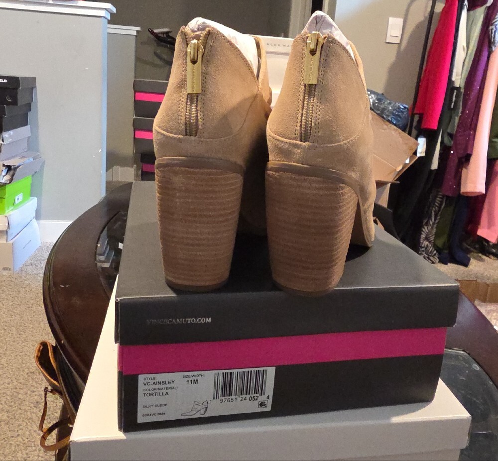 Vince Camuto Tortilla Suede Pointed Toe Ankle Booties - Picture 8 of 10